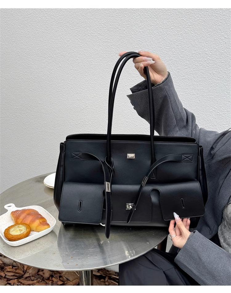 Large Kelly Cowhide Crossbody & Shoulder Bag - Fashionable Underarm Platinum Handbag with Spacious Capacity