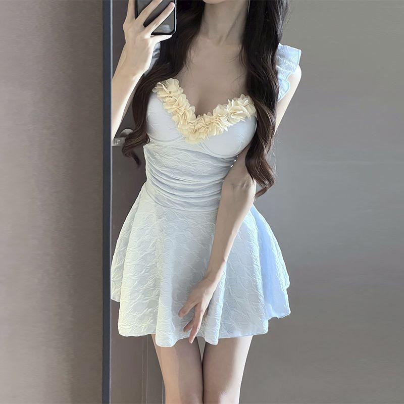 

Swimsuit Women s Beautiful One-piece Skirt Style High-end Conservative Girl Slightly Fat Meat-covering Hot M