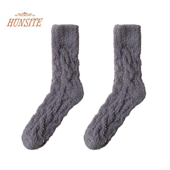 

1 пара мужских зимних носков, средней длины, коралловый флис, утолщенные, теплые и мягкие, эластичные, противоскользящие, без запаха, впитывают пот, однотонные, спортивные носки темно-серого