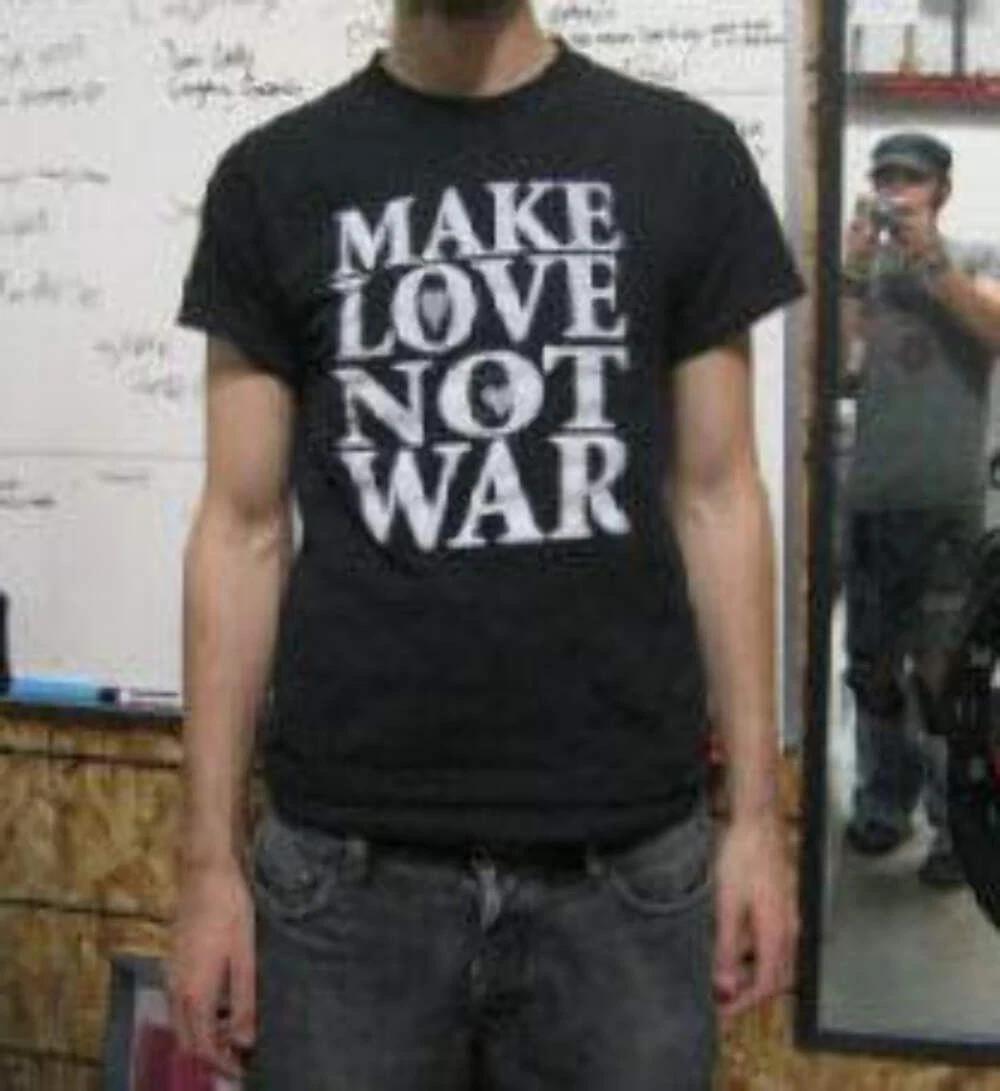 Make Love Not War T-Shirt – Retro Peace Protest Tee XL