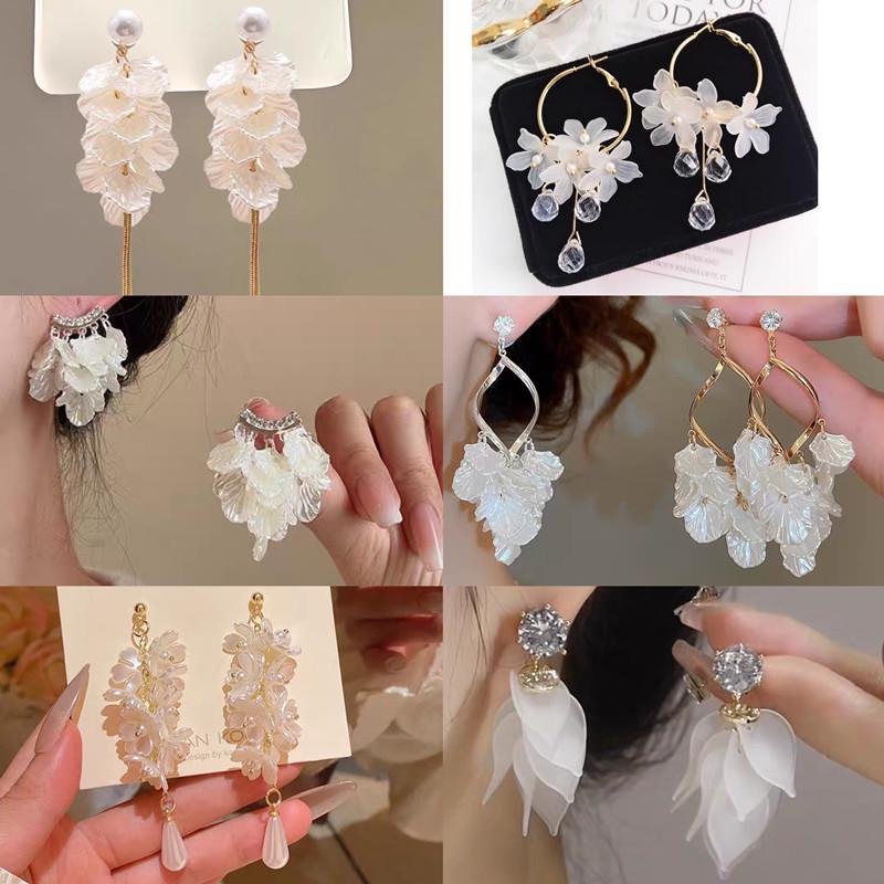 Elegant Grape Cluster and Wheat Ear Tassel Earrings for Women - Fashionable and Versatile Slimming Ear Jewelry