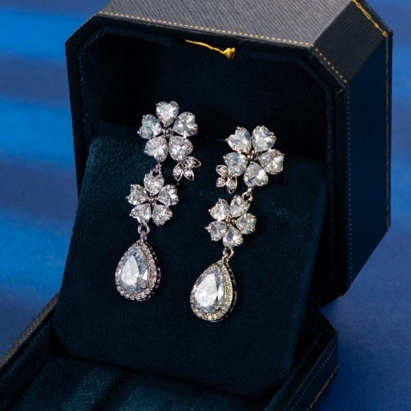 Bridal Stud Earrings Lucky Flower Super Flash Zircon Earrings Wedding Photography Premium Brass Steel Needle Women's Earrings