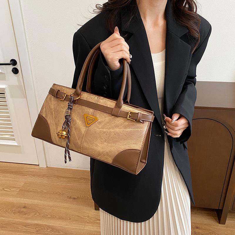 

Внешний заказ высококачественная текстура портативная маленькая сумка женская 2025 новая трендовая темпераментная универсальная одноплечевая кроссбоди маленькая квадратная сумка 31*11*16 коричневый