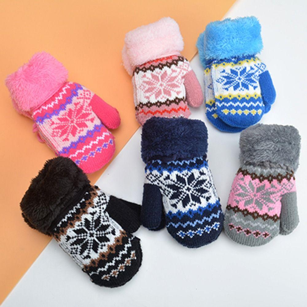 Coldproof Knitted Yarn Winter Gloves Full Finger Thickened Warm Children Mittens With Halter Gloves 3-6 Years Old