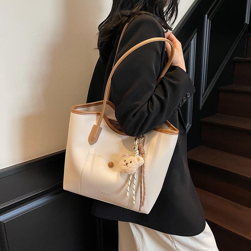 Large-capacity Bag Women's New Simple Shoulder Messenger Bag High-end College Student Commuting Tote Bag