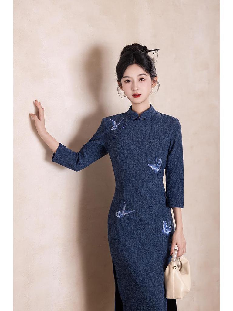 Juifengxuan Eleganter Herbst-Cheongsam: Junger, moderner chinesischer Stil für 2025