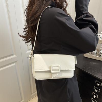Les nouveaux sacs pour femmes de printemps et d'été sont polyvalents et les sacs à bandoulière et sous-bras de couleur unie sont frais et beaux, tandis que les sacs à main ont une texture avancée.