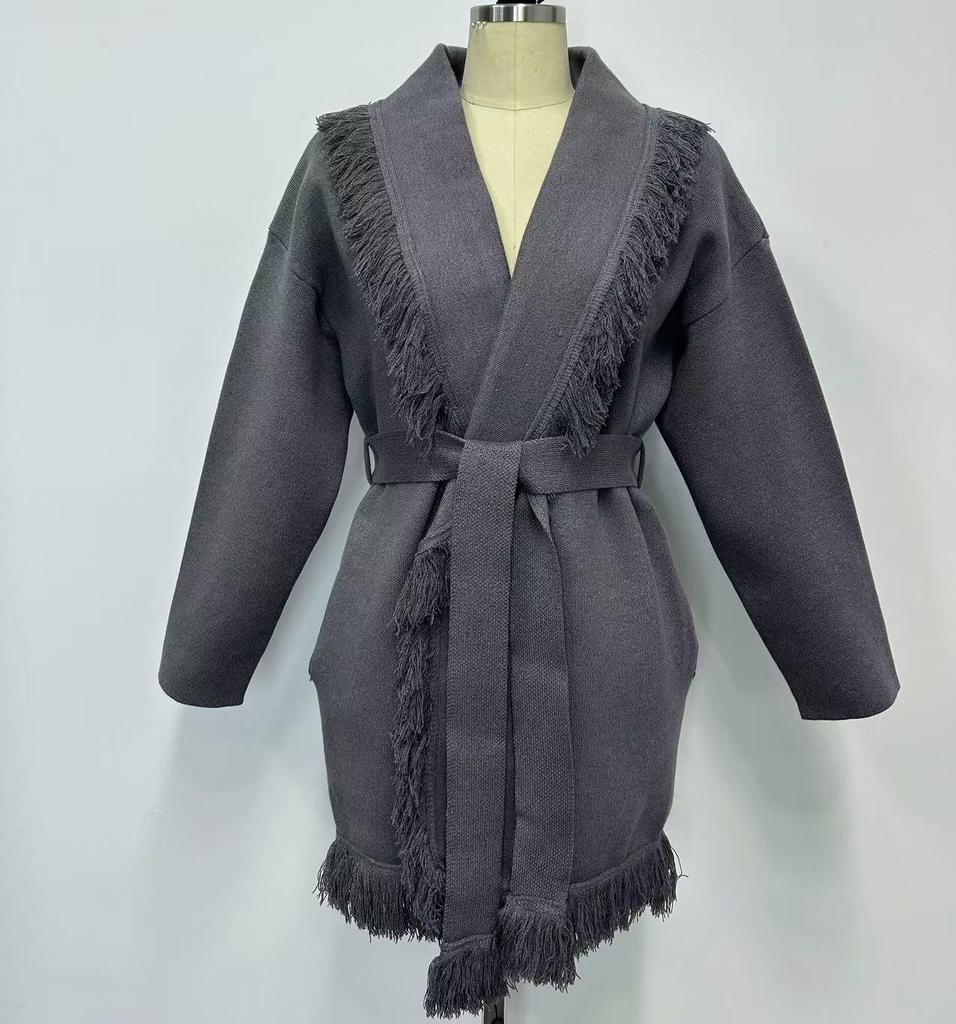 Jesienno-zimowy kardigan sweter płaszcz w kolorze kawy z frędzlami, średniej długości, w stylu retro