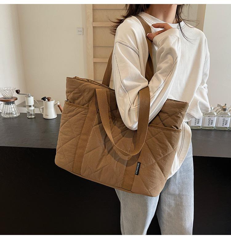 2025 Neue Übergroße Baumwollgepolsterte Tragetasche - Grenzüberschreitend Japan & Südkorea Herbst/Winter Schulterhandtasche für Damen