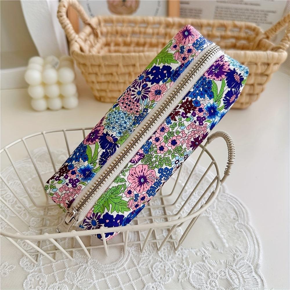 

[Легкий] Яркий цветочный пенал | 1 шт. | Легкий, многофункциональный | для карандашей, кистей для макияжа, предметов первой необходимости для путешествий | Офис, путешествия, личное хранение темно-фиолетового