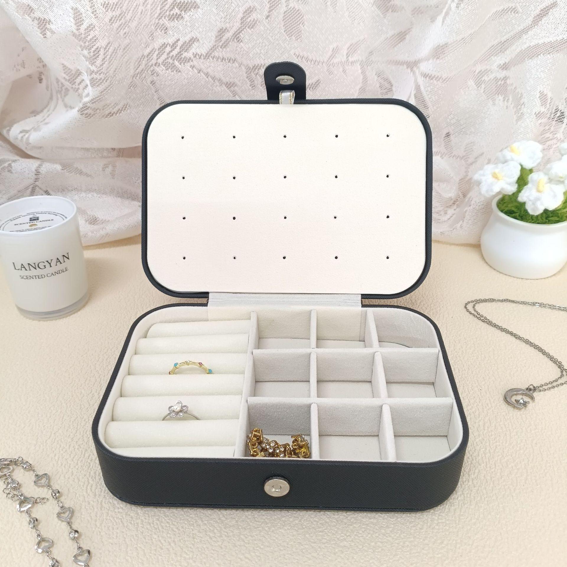 

Newly listed Nordic solid color long jewelry box, stud earrings, pendants, jewelry finishing box, desktop jewelry storage box. 16*11*5cm
