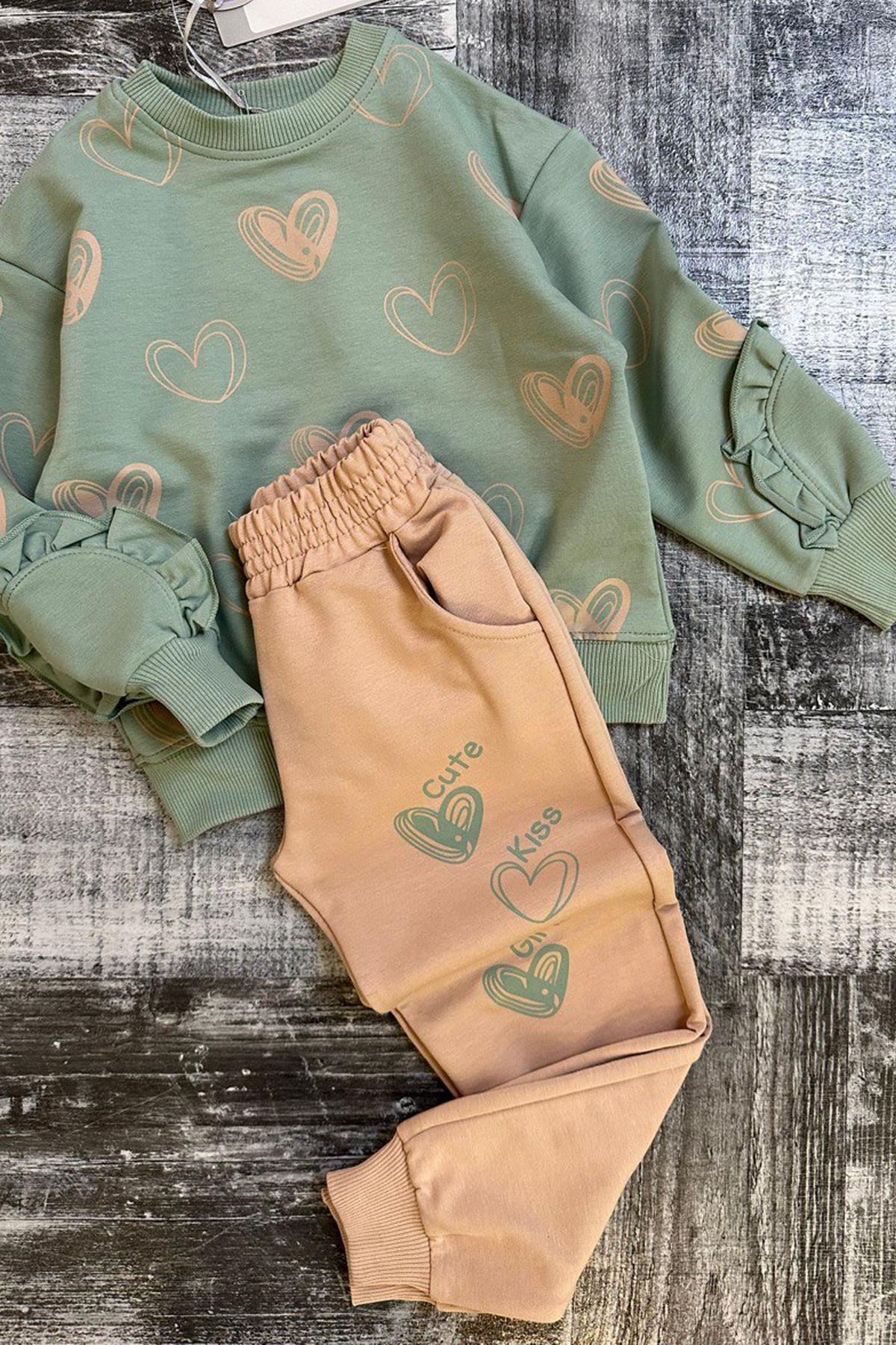 

Комплект спортивного костюма цвета морской волны с манжетами на щиколотках и поясом в виде сердечек для девочек