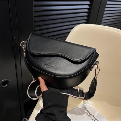 Frauen Vintage Einfarbig Klappe Kleine Sattel Schulter Unterarm Tasche Mode PU Leder Breiten Riemen Umhängetasche