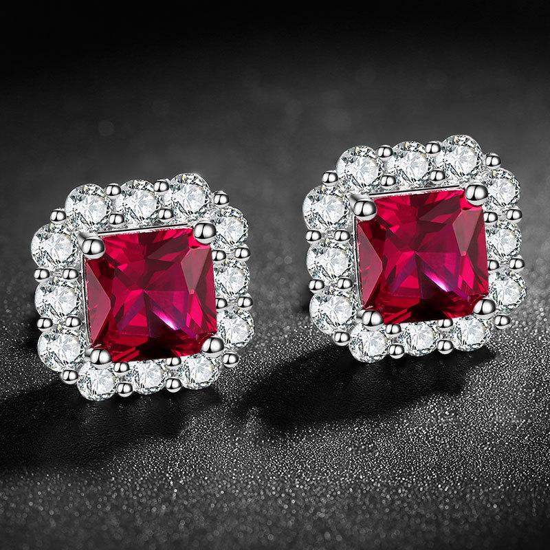Jewelry Temperament Women'S Earrings, Colorful Treasure Stud Earrings, Imitation Pigeon Blood Ruby Square 7 * 7 Stud Earrings.