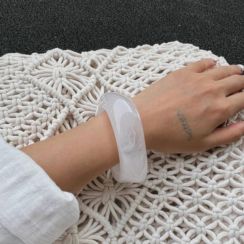 IngeSight.Z 4 Styles Punk Irregular Thick Resin Acrylic Smudging Bangles for Women Vintage Gold Color Geometric Bracelet Jewelry