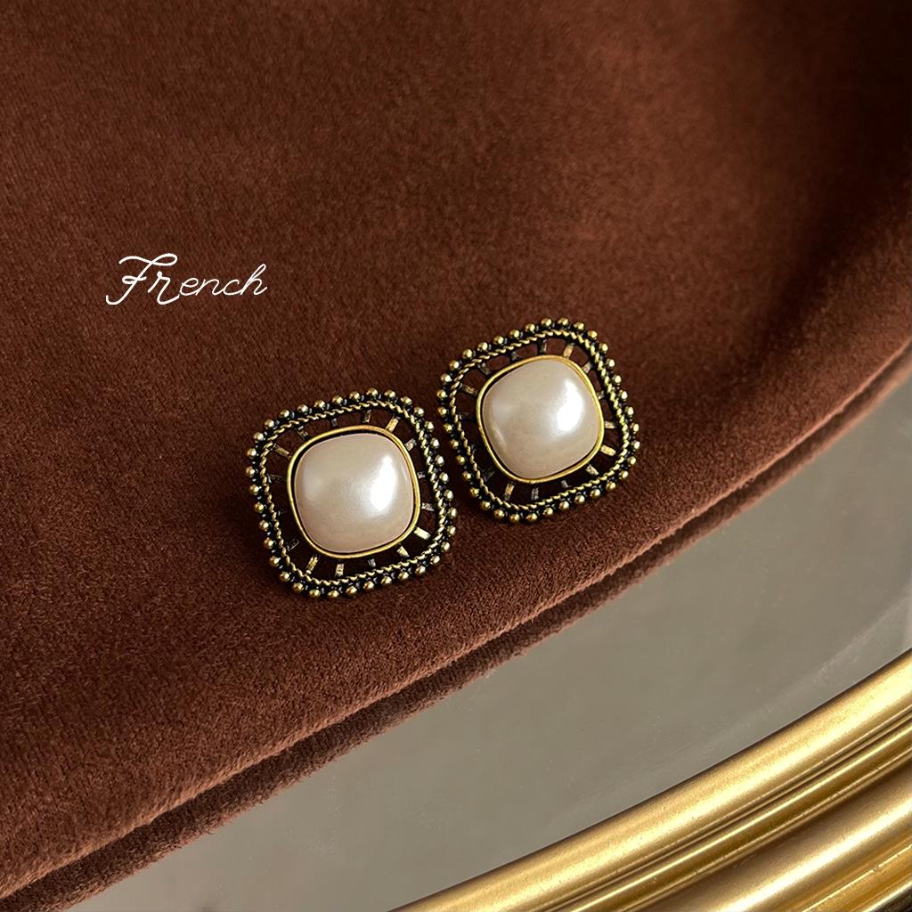 Chinese-Inspired Elegant 925 Silver Stud Earrings with Exaggerated Design