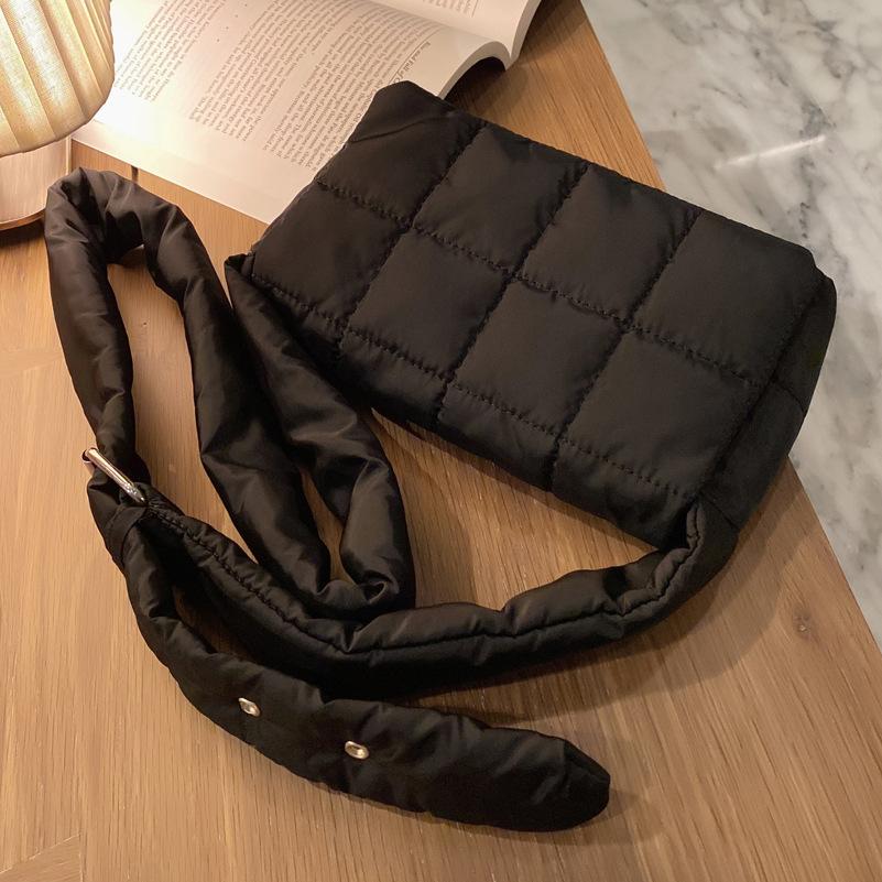 Sponge Pillow Bag Women's Bag Shoulder Messenger Bag Down Bag Autumn and Winter Rhombus Bag