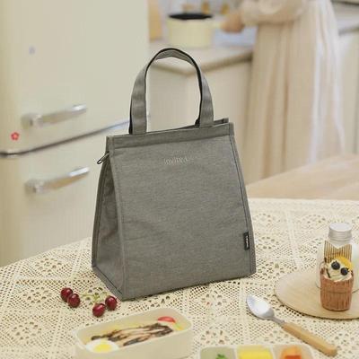Large Capacity Insulated Aluminum Foil Lunch Bag - Portable and Thickened for Students and Work.