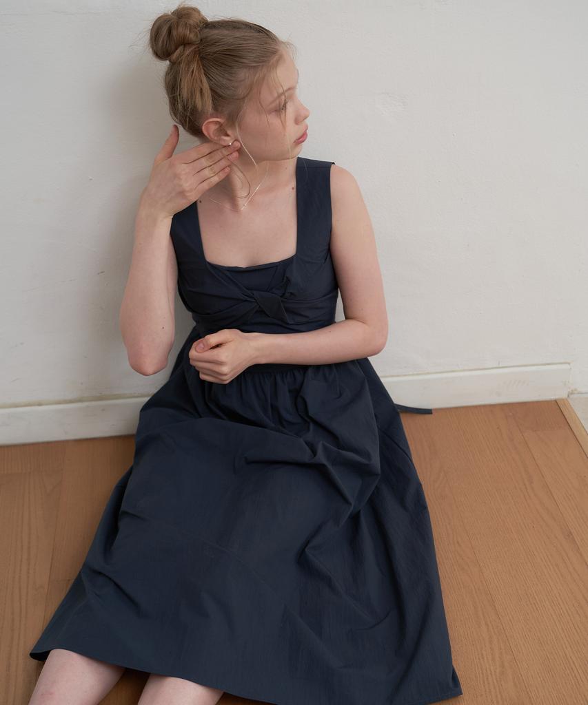 Peullobeu Twist Flare Dress_Na