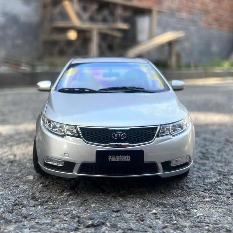 AAAGS1 1:18 Original Scale Model,KIA Forte 2009,Paint with Defect,Diecast Model for Collection and Display