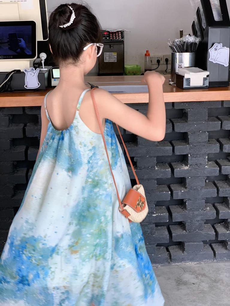 Summer Tie-Dye Mother-Daughter Seaside Vacation Dress: Loose-Fit, Slimming, Sweet French Style with Suspenders.