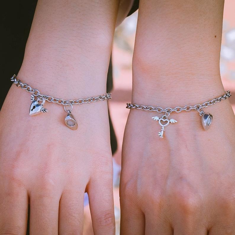 

2PCS Simple Fashion Stainless Steel Bracelet Set for Couple Unisex Women Men Lover Heart Silver Color Chain Bracelets Jewelry