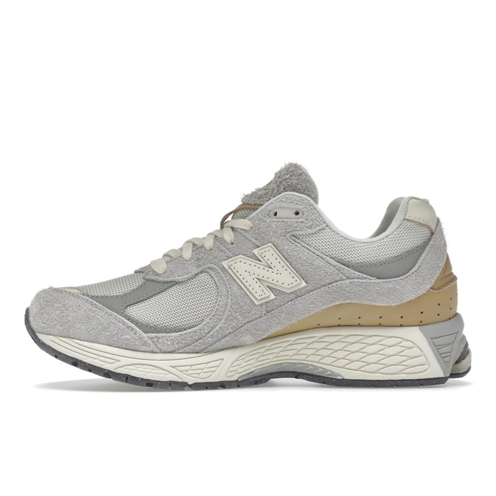 New Balance 2002R Rain Cloud Angora Unisex Sneakers Grey Sweet-Caramel M2002RSA