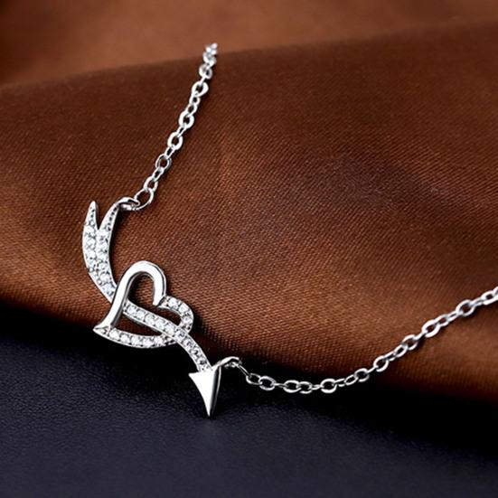 Choker Necklace Alloy Heart-Shaped Pendant Necklace with Sparkling Rhinestones Adjustable Gift Length Necklace Jewelry