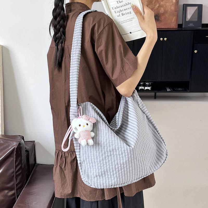 Summer Popular Simple, Lightweight and Versatile Daily Practical Students Commute To Class Large Capacity Shoulder Armpit Bag