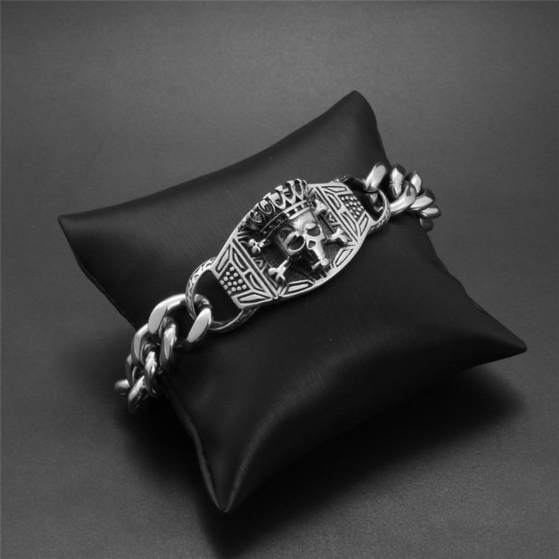 Hot-selling titanium steel skull bracelet - men's vintage polished stainless steel bangle