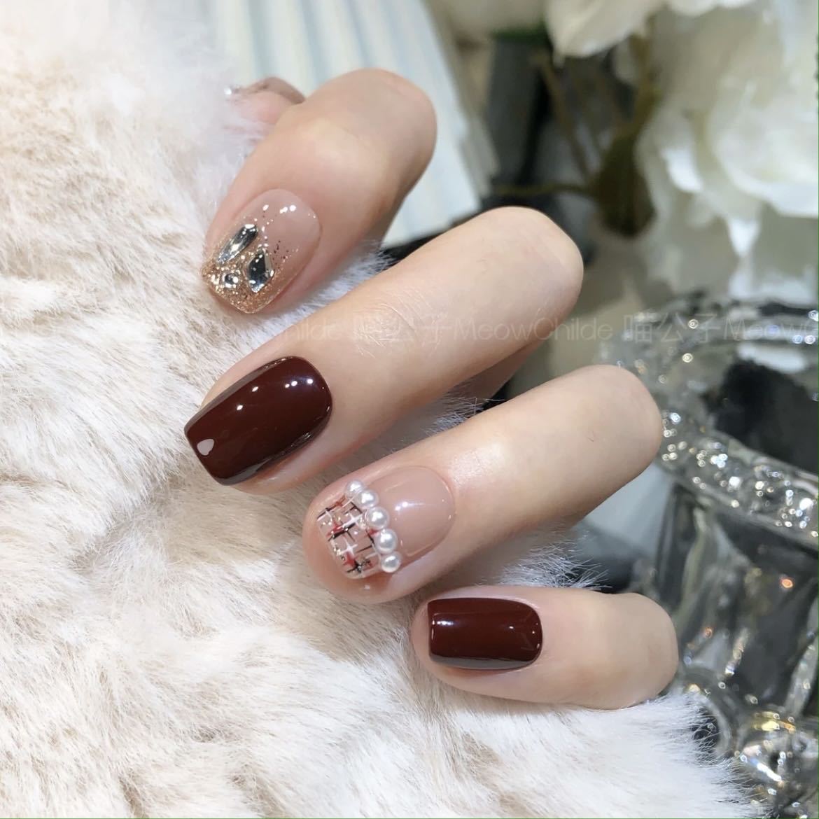 

Чисто ручная работа Фототерапия Носитель Красная шерсть Маленький ароматный стиль Готовое изделие Многоразовая наклейка для маникюра large L