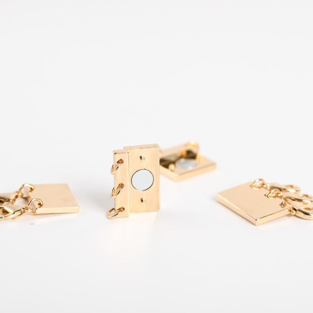 Gold-Plated Magnetic Necklace Clasp for Layered Jewelry Accessorizing
