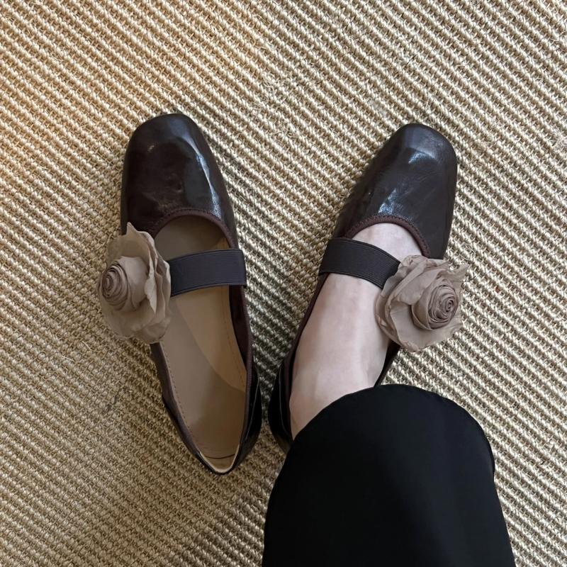 Fashion Retro Pleated Flower Decorate Ballet Flats Women Elegant Round Toe Elastic Band Design Mary Jane Shoes Comfort Soft Sole Loafers