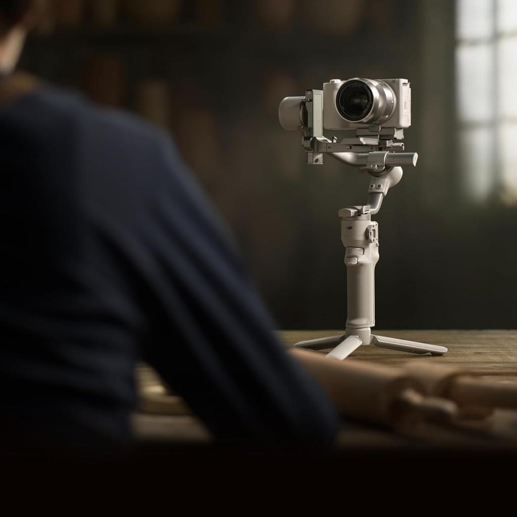 DJI RS 4 Mini 3-Axis Camera Stabilizer Gimbal Auto Axis Lock 2kg Payload Intelligent Tracking Vertical Shooting Support for Canon Sony Panasonic Nikon