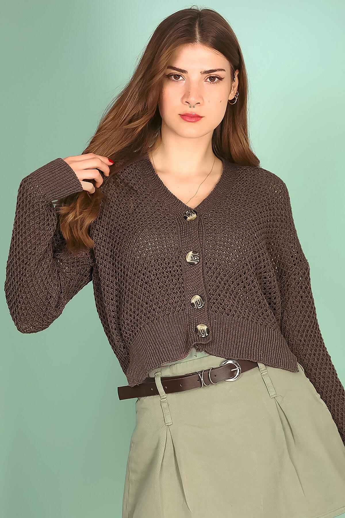 

Женский кардиган на пуговицах с перфорацией STANDART коричневый