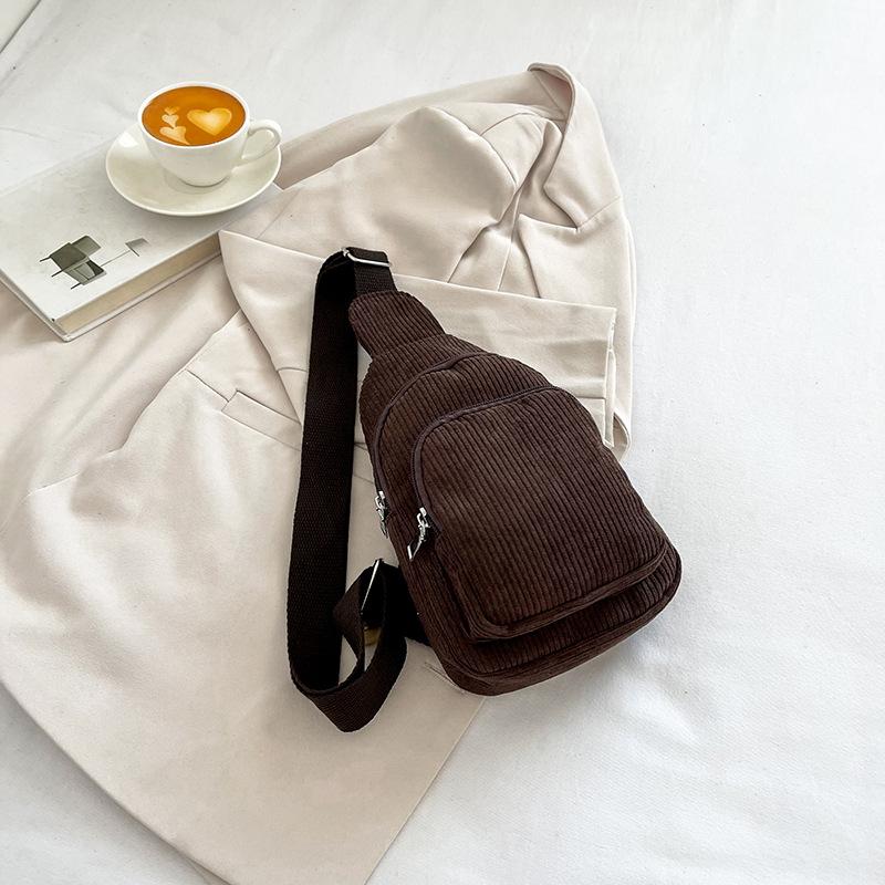 Вельветовая сумка на грудь — фото 11