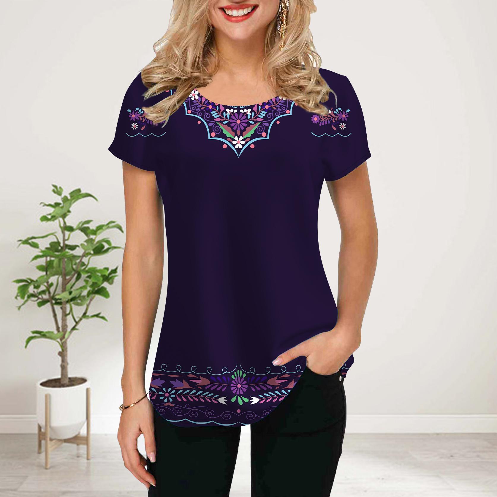 Женская летняя футболка с синим вышитым цветочным принтом — фото 3