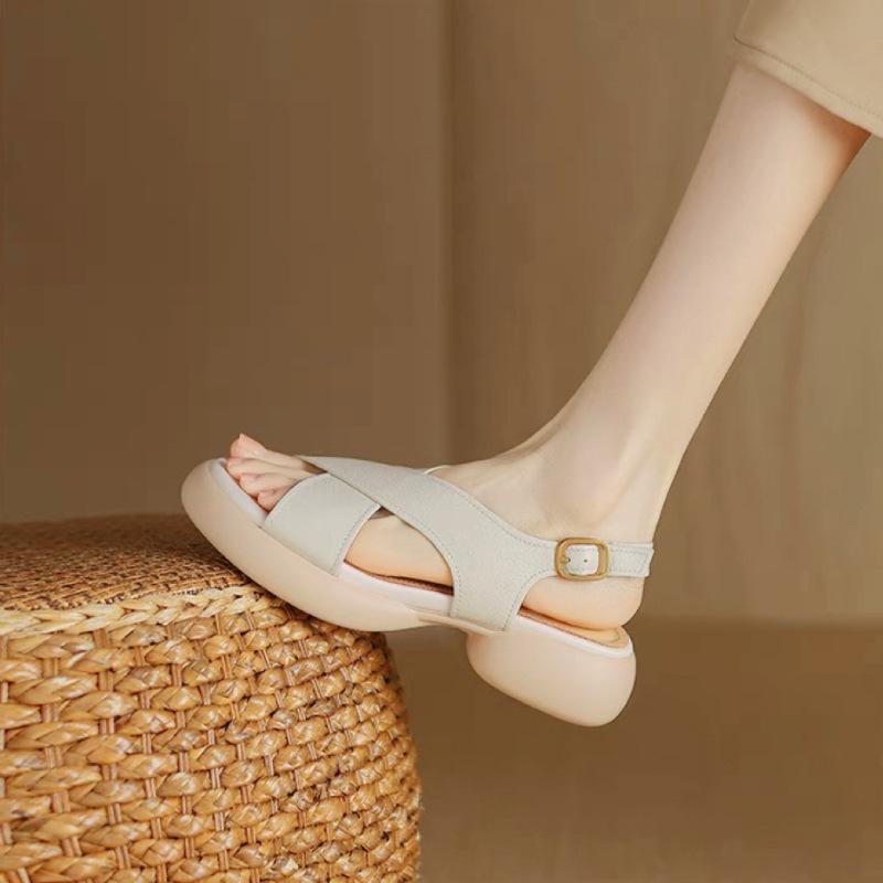

Versatile fashion broken size cross with dew soft leather sandals summer new casual comfortable versatile thick 35