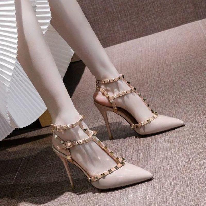 Rivet Nude High Heels Women's Thin Heels 2025 Spring and Autumn New Pointed Versatile Internet Celebrities Sexy Empty Large Size Shoes