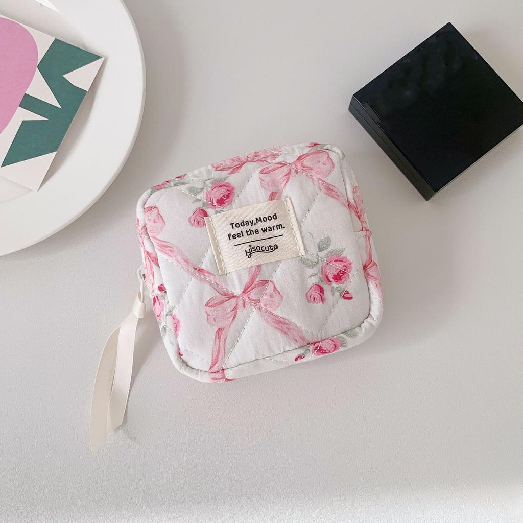 Cute Bow Flower Quilting Cotton Makeup Bag Portable Travel Small Item Bag Sanitary Napkin Makeup Small Fashionable Cosmetic Case