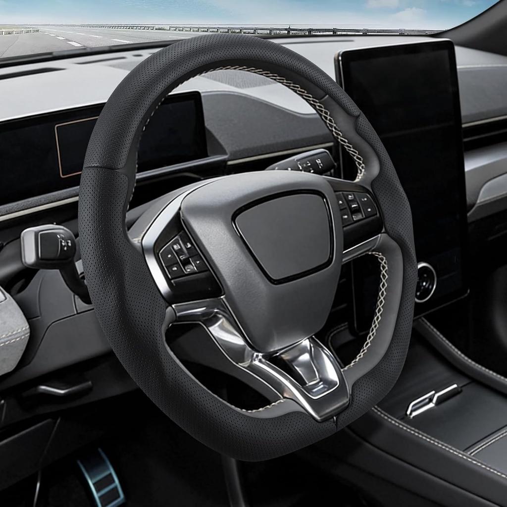 Kormányvédő Ford Mustang Mach-E 2021-2026-hoz, Fekete Lyuk | 3 Részes Bőr Egyedi Illeszkedésű Kormánykiegészítők