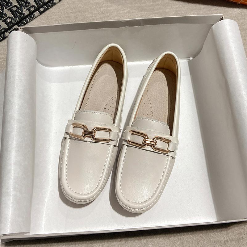 Hong Kong leather flat loafers British style small leather shoes women's 2025 spring new lazy metal buckle Doudou single shoes