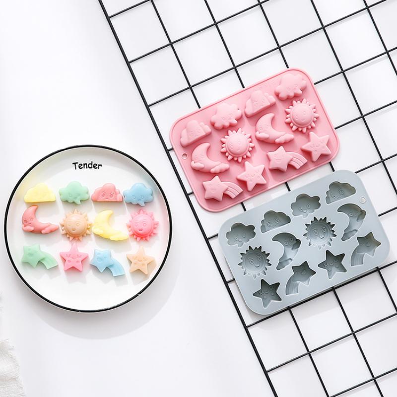 

12 Cavity 3D Clouds Moon And Sun Silicone Mold Flowing Heart Star Shape Fondant Candy Chocolate Mould Cake Decorating Tools random