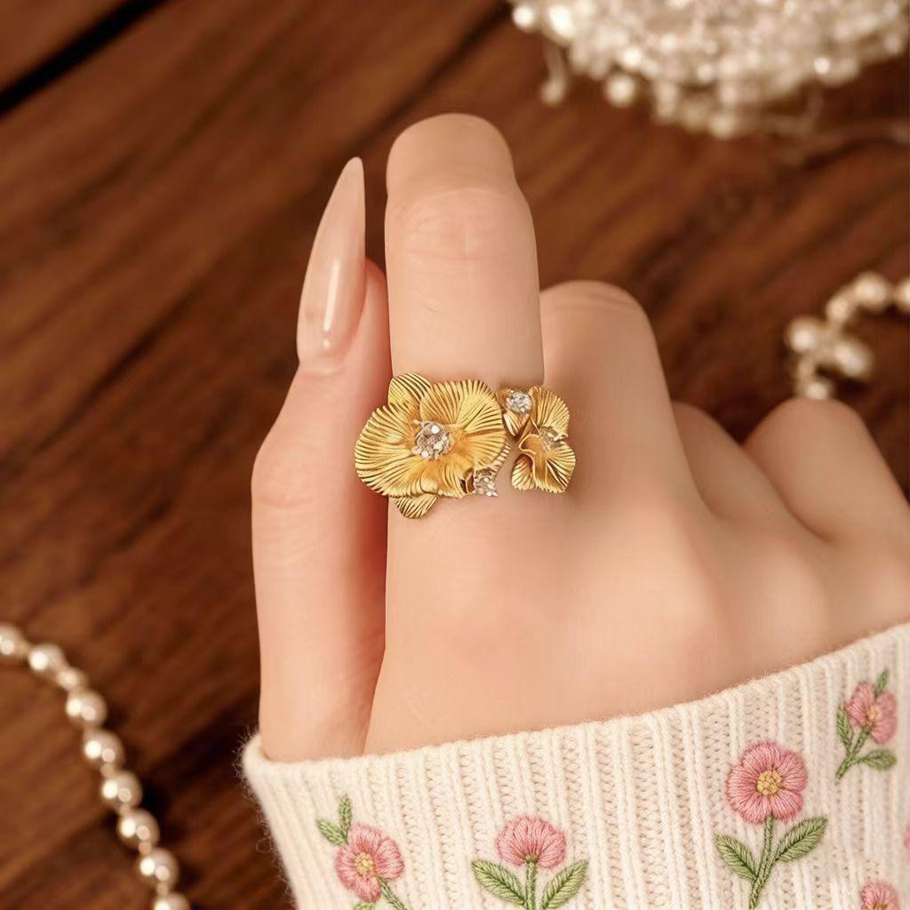 Metallic Zircon Oval Ring for Women Flower Pleated Opening Adjustable Ring Elegant Fashion Romantic Wedding Party Jewelry Gifts