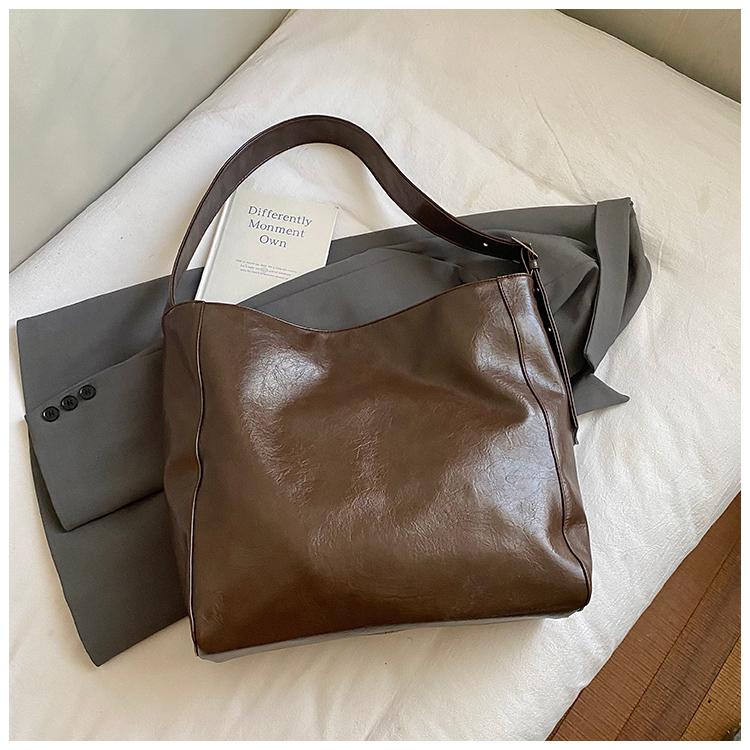 Vintage Commuter Bag Women's Large Capacity Underarm Bag Single Shoulder Messenger Bag