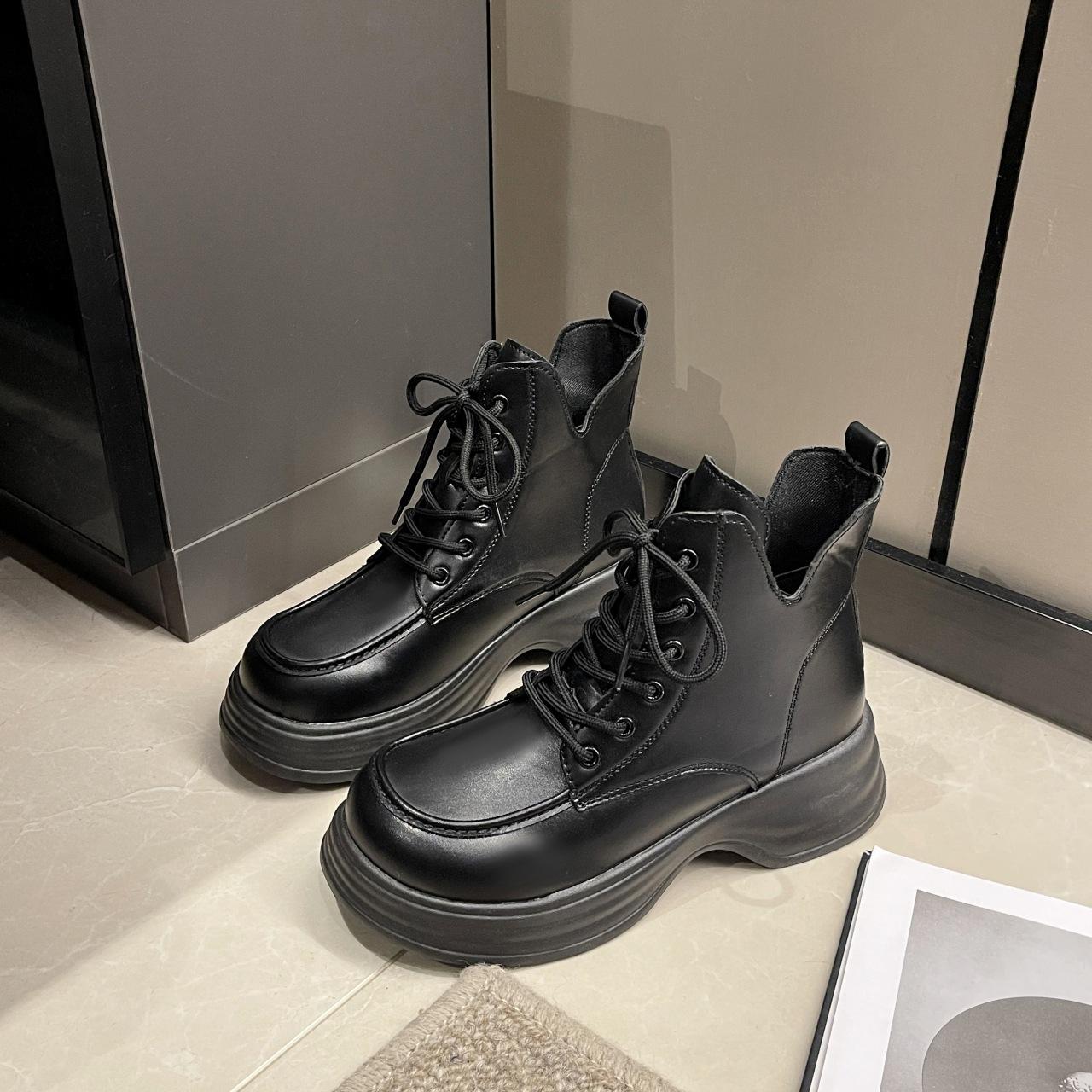 

Ботинки Мартин, Женская обувь, На толстой подошве, Противоскользящие, Короткие ботинки с квадратным носком, Большеголовые, Короткие одинарные ботинки 40 чёрный