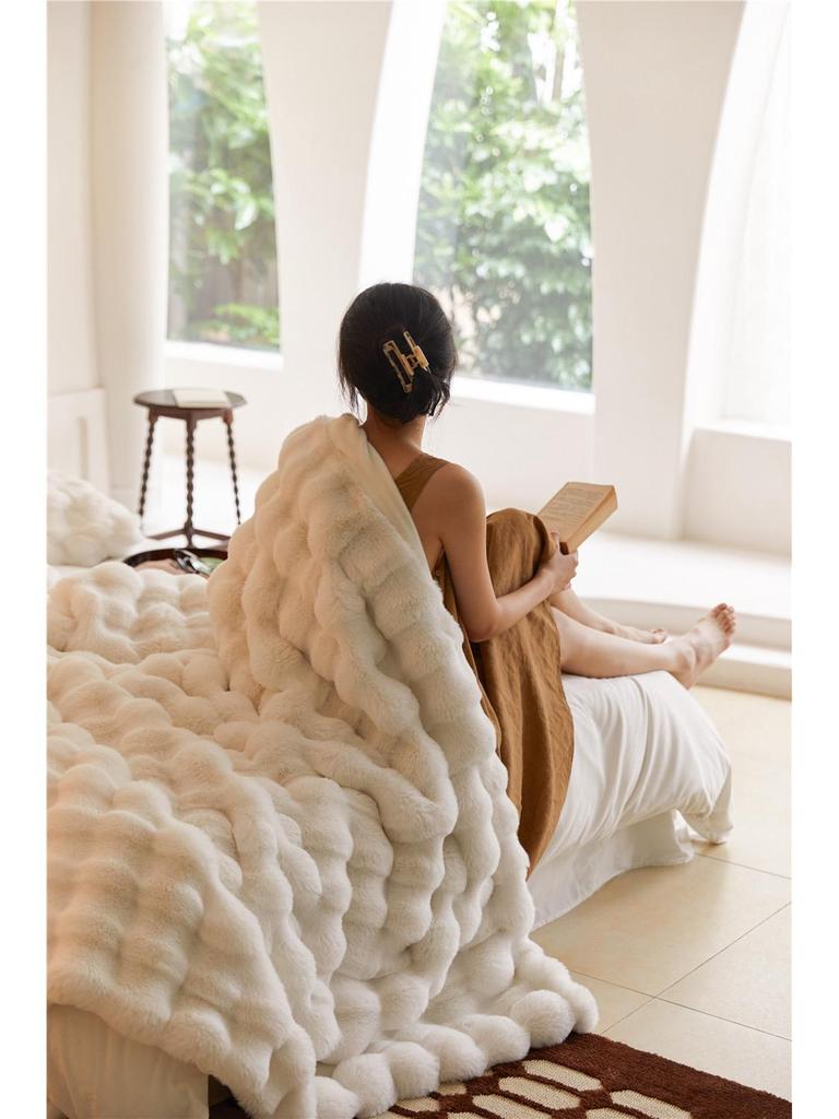 Double-Sided Thickened Faux Rex Rabbit Fur Blanket - Warm Bubble Fleece Throw for Office or Sofa