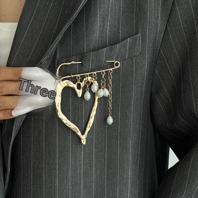 Creative Beaded Heart Shaped Tassel Metal Brooches Adjusting The Pant Legs Belt Safety Pin Versatile Clothing