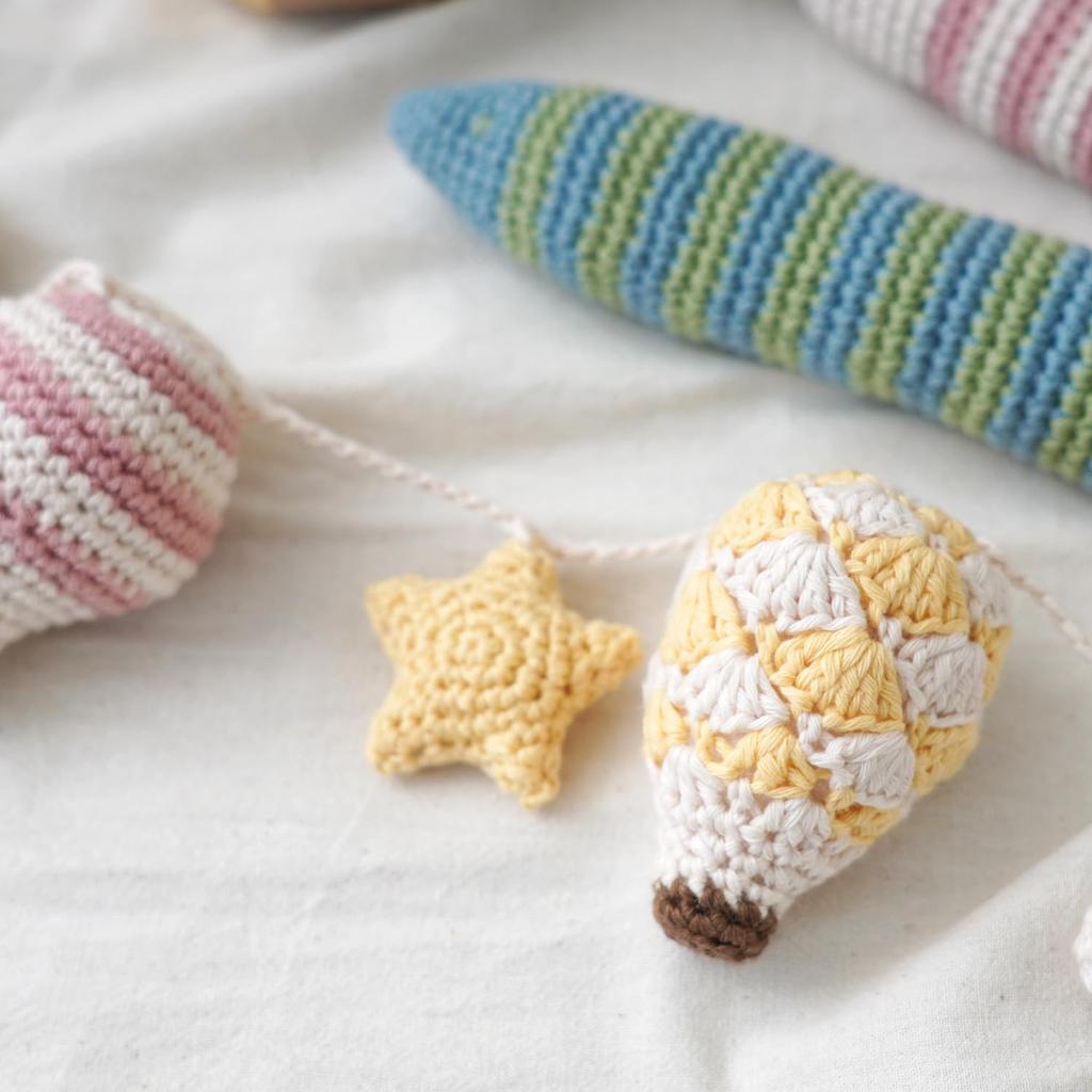 Raw Wool Itohenlab Knitting Kit #11-1 Balloon Garland