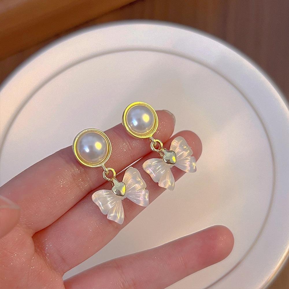 Cercei cu perle Cercei de damă de înaltă calitate